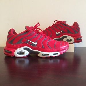 air max plus university red pure platinum